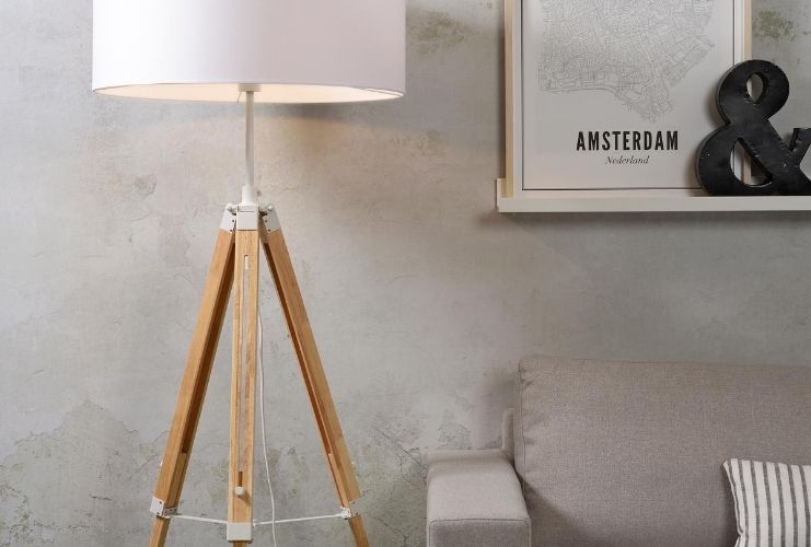 Stehlampe mit Holzfuß » Jetzt online kaufen | Satamo Stehleuchte ANDES » Jetzt online kaufen |